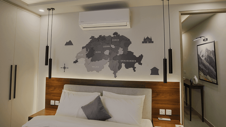 Signature Suite — view 2